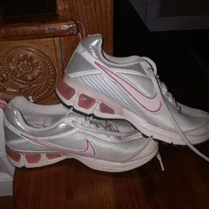 NIKE youth size 4